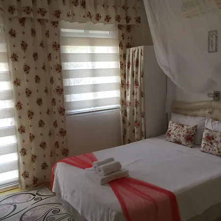 Sari Kosk Butik アラカティ