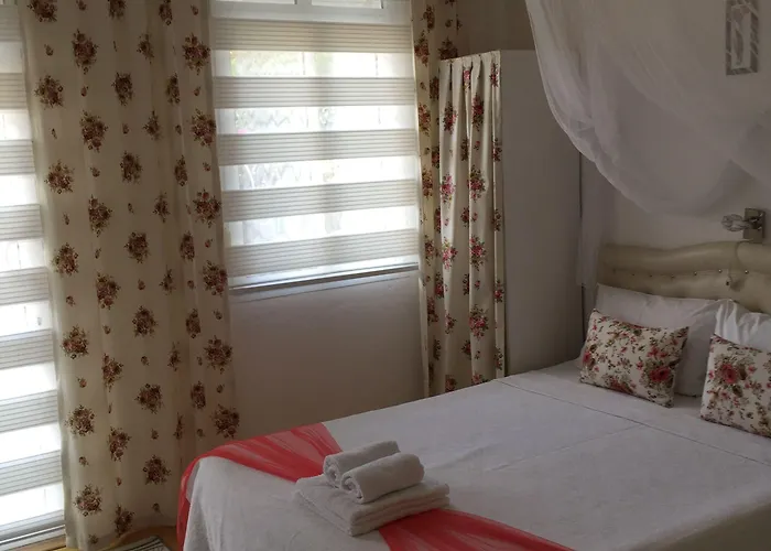 Sari Kosk Butik Alacati