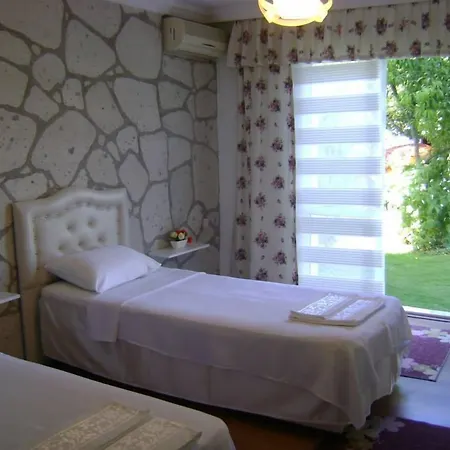 Sari Kosk Butik * Alaçatı